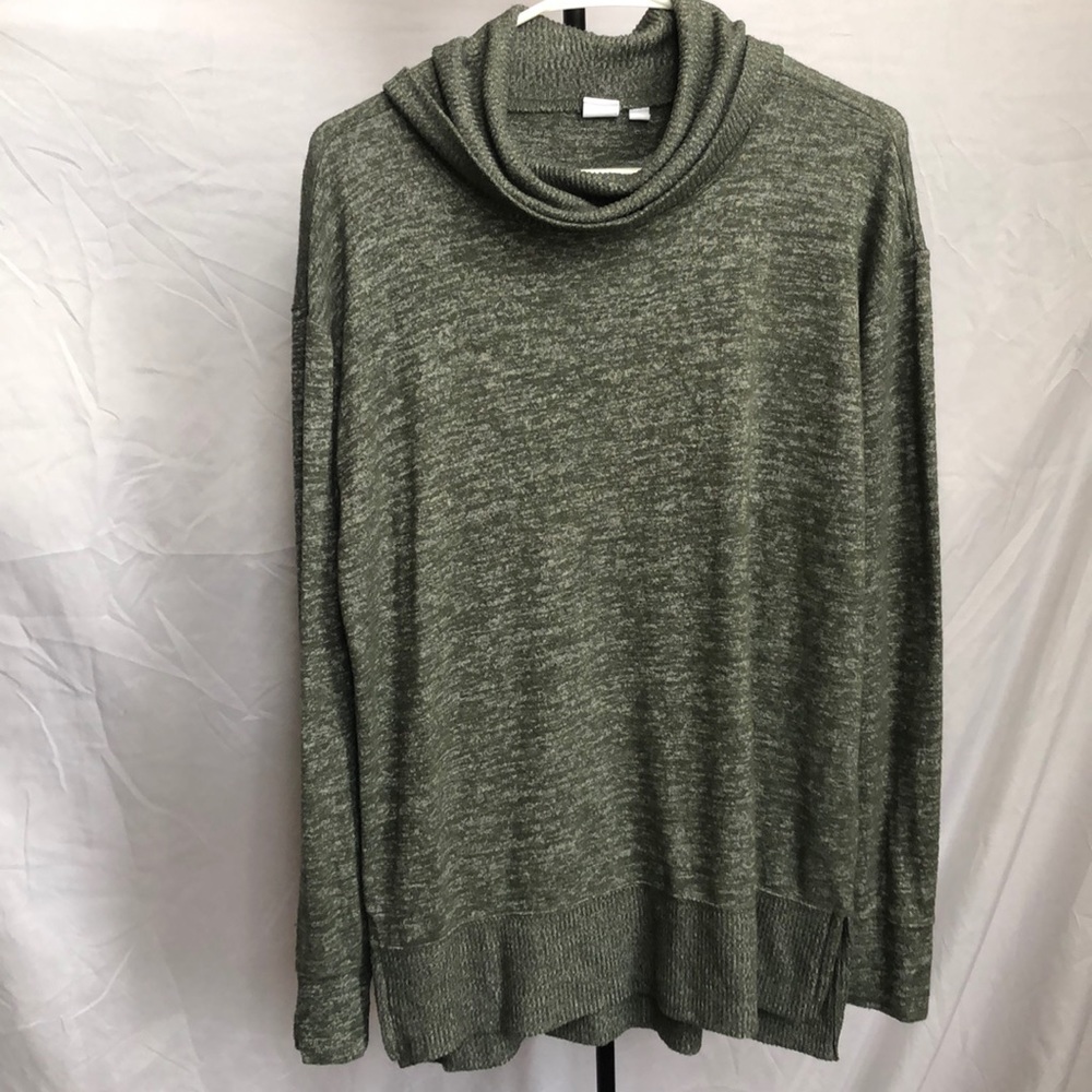 GAP sweater